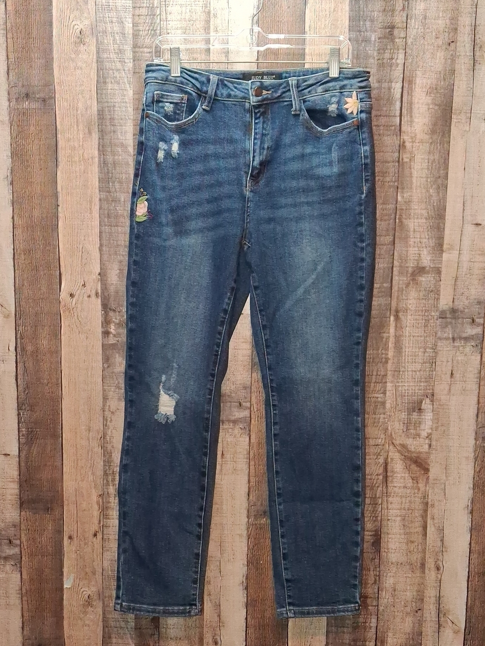 Judy Blue Medium Blue Boyfriend Jeans with Subtle Embroidery Size 9 29
